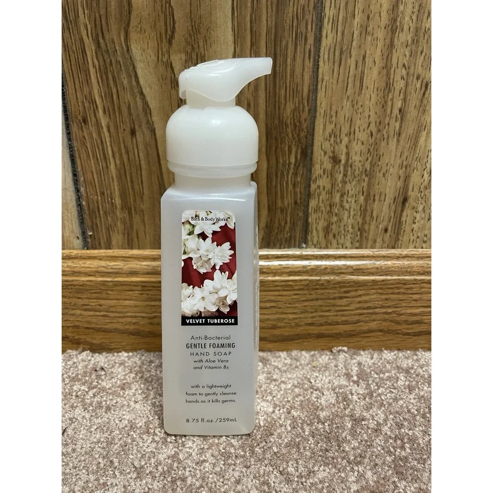 Rare Bath‎ & Body Works Velvet Tuberose Gentle Foaming Hand Soap Discontinued